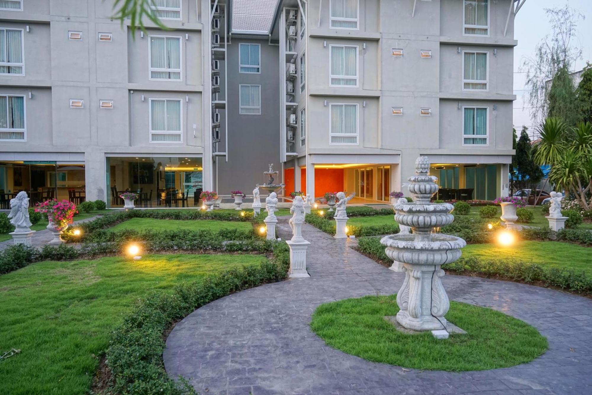Nantra Chiangmai Riverfront Hotel Chiang Mai Extérieur photo